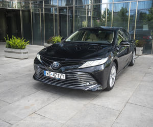 Toyota Camry 2.5 Hybrid Dynamic Force 218 KM e-CVT Executive