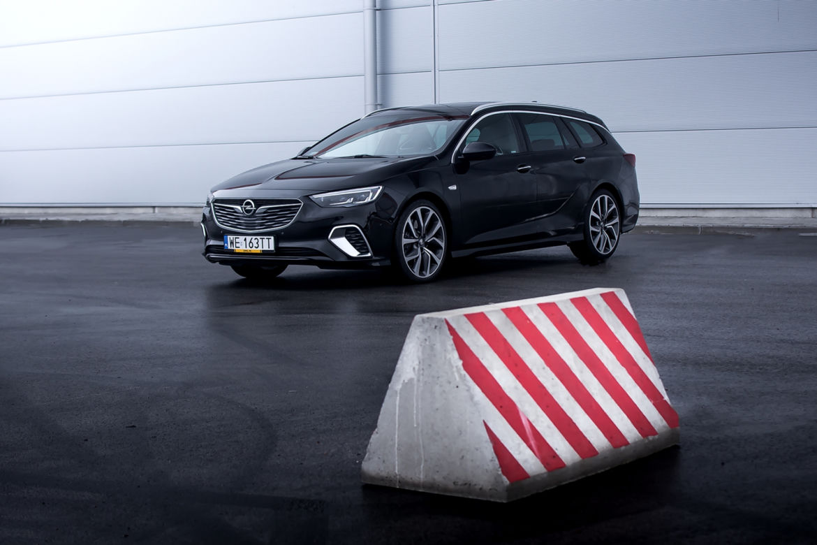 Opel Insignia GSi Sports Tourer 2.0 CDTi 210 KM AT8 AWD