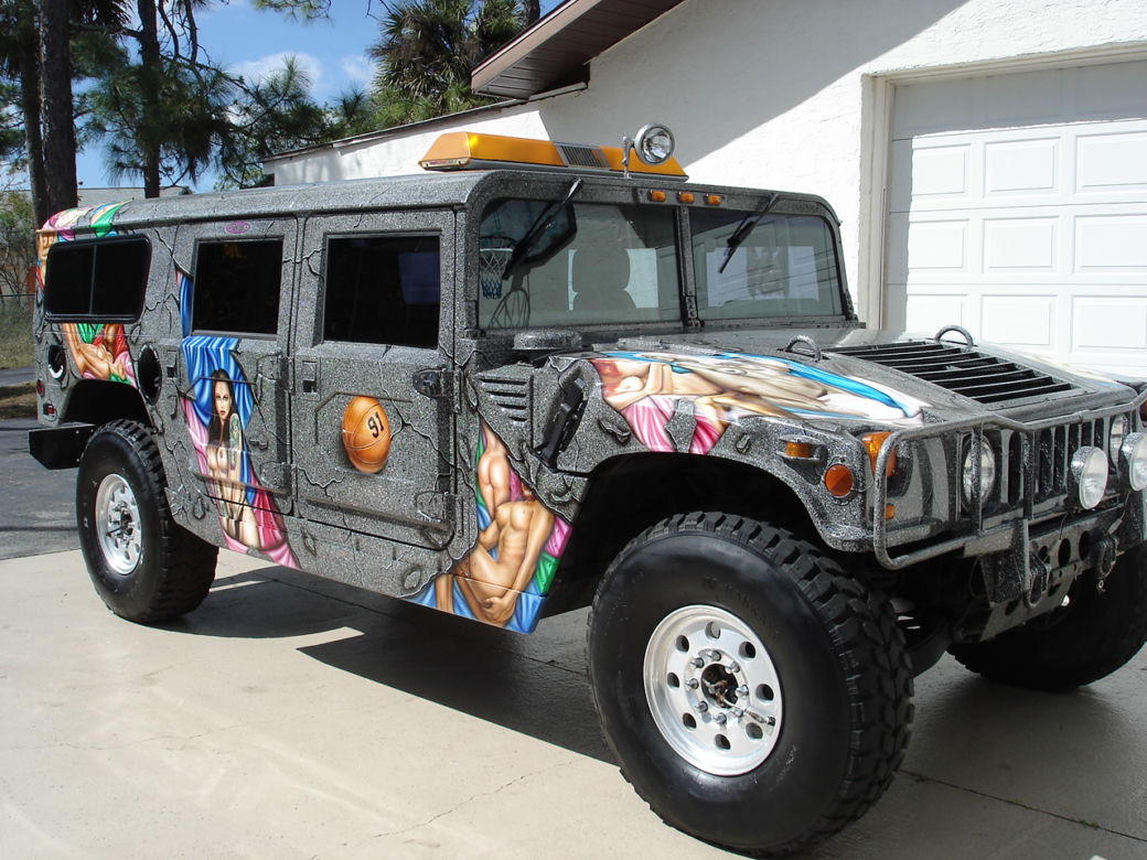Hummer H1 koszykarza Dennisa Rodmana