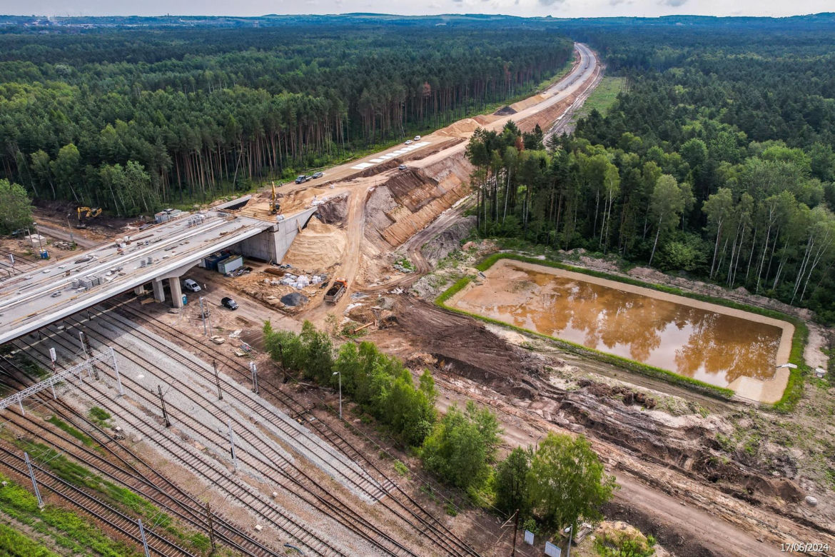 Plac budowy pierwszej części obwodnicy Zawiercia i Poręby w czerwcu 2024 r.