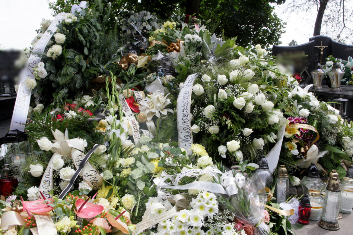 Grób Patryka utonął w kwiatach. Na ten widok pękają najtwardsze serca