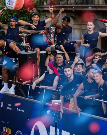 Robert Lewandowski i Wojciech Szczęsny na fecie Barcelony