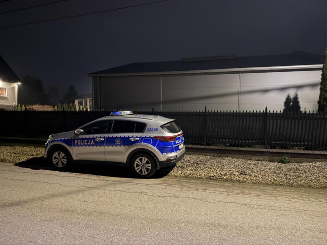 Mrozy ciało mężczyzny w domu