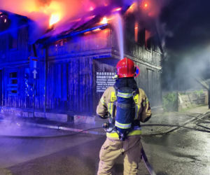 Pożar pustostanu w Sierpcu. Policjanci zatrzymali 31-latka. Podejrzewają podpalenie