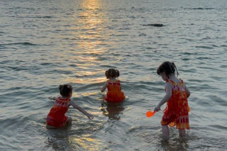 Tak żyje rodzina pięcioraczków w Tajlandii