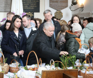 JAROSŁAW KACZYŃSKI Z MARTĄ KACZYŃSKA ŚWIĘCILI POKARMY