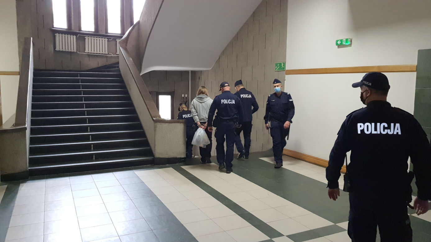 Drogowy bandyta skazany! Zapadł wyrok po makabrze na przejściu