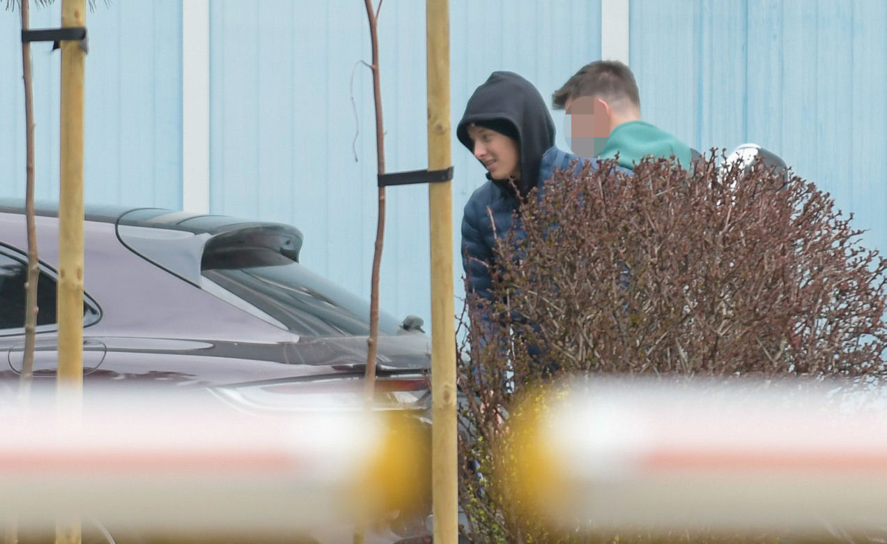 Pojechała Porsche na sesję zdjęciową