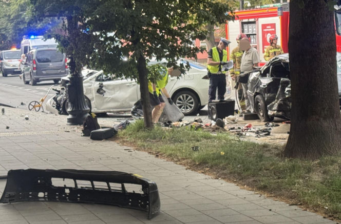 Tragiczny wypadek w Lublinie. Nie żyje pasażerka BMW, siedem osób w szpitalach