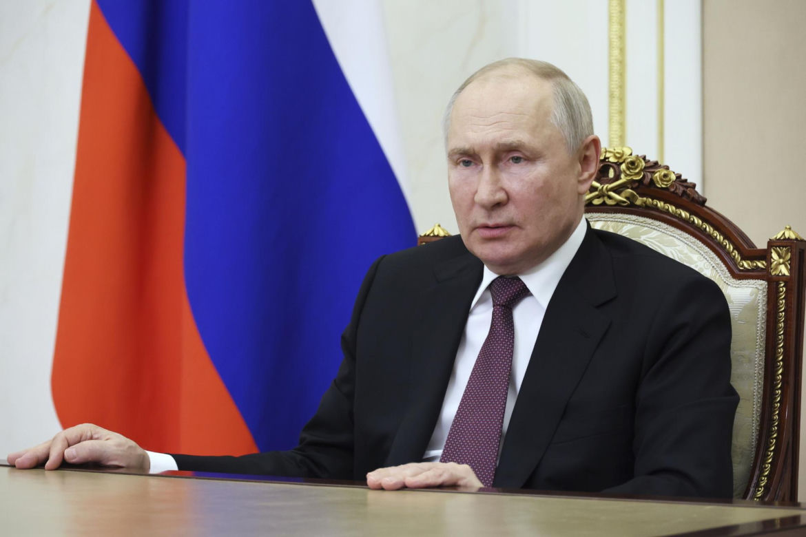 Putin już się nie pokazuje? "Ubieranie się i makijaż zajmują dwie godziny. To starzec"