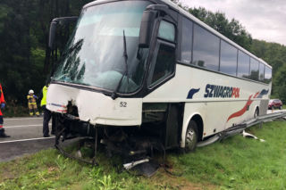 Zbyszek S. i Grzegorz H. nie żyją. Wracali z synami z urodzin, wjechali pod autobus [NOWE FAKTY]