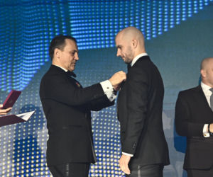 Radosław Sikorski odznaczył Ambasadorów Totalizatora Sportowego