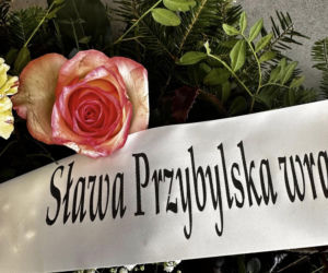 Pogrzeb Bożeny Dykiel przyciągnął tłumy. Pojawił się wieniec od Sławy Przybylskiej