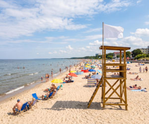 Sinice Mielno. Czy w Mielnie można się kąpać 29.07? Flaga, warunki pogodowe