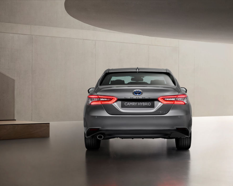 Toyota Camry Hybrid lifting 2021