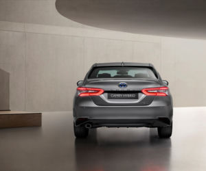Toyota Camry Hybrid lifting 2021