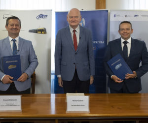 Toruń będzie miał pięć nowych tramwajów od firmy PESA. Umowa podpisana