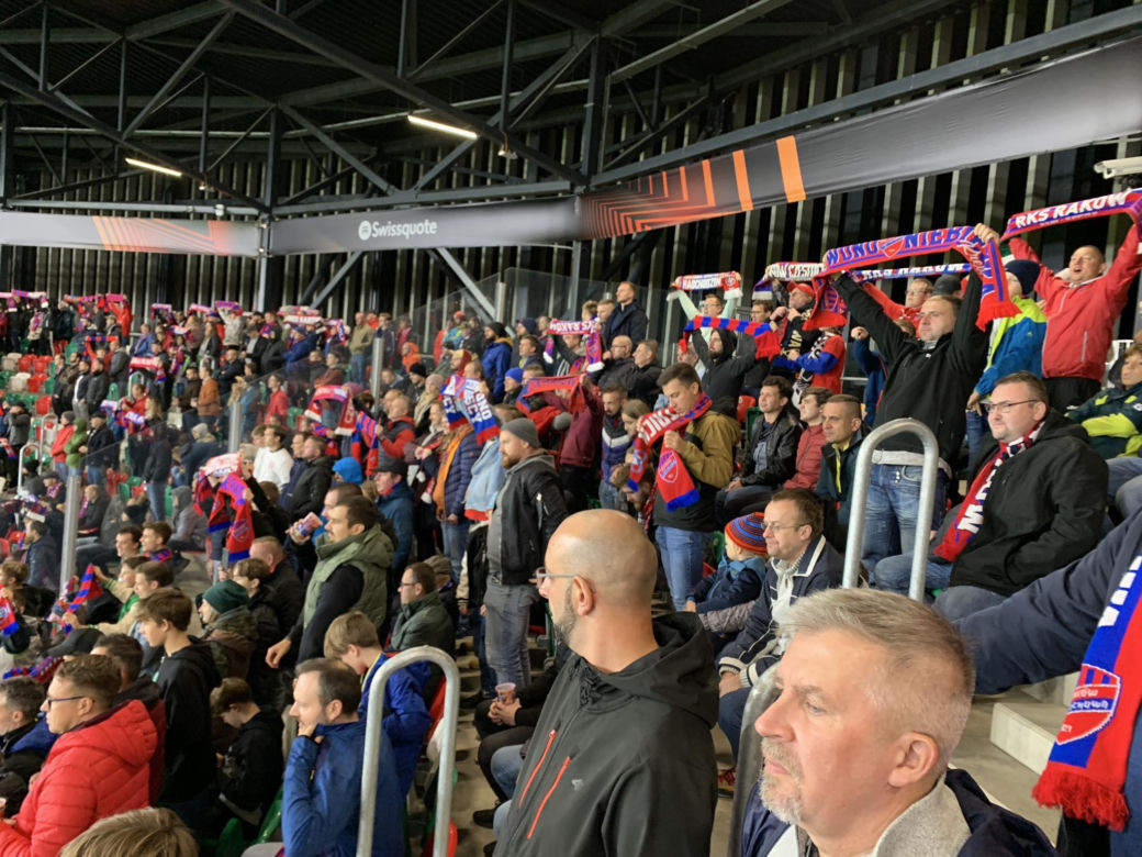 Mecz Raków Częstochowa - Sporting Lizbona. Stadion w Sosnowcu szczelnie wypełnił się kibicami 