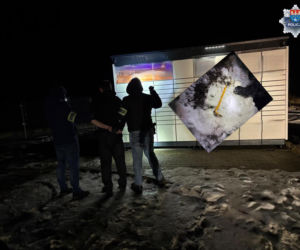 Włamywał się do paczkomatów w czterech województwach. Wpadł w nocy z łomem w ręku