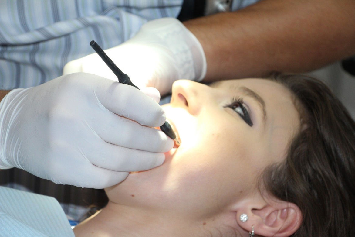 Gabinety stomatologiczne otwarte w Rzeszowie i okolicy pomimo koronawirusa. Gdzie do dentysty?
