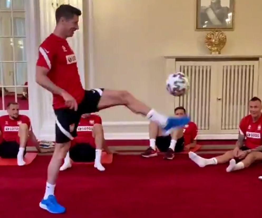 Piłka nożna, kadra, reprezentacja Polski, Robert Lewandowski, trening, hotel, St. Petersburg, żonglowanie