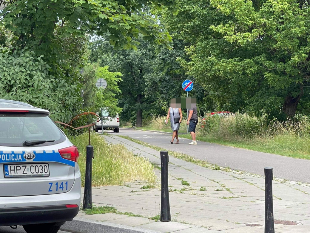 Napad na Bielanach! Zamaskowani mężczyźni ukradli z auta fortunę!