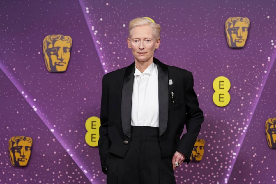 Gwiazdy przebrane za abażury na Bafta. Kto się popisał najlepszą kreacją?