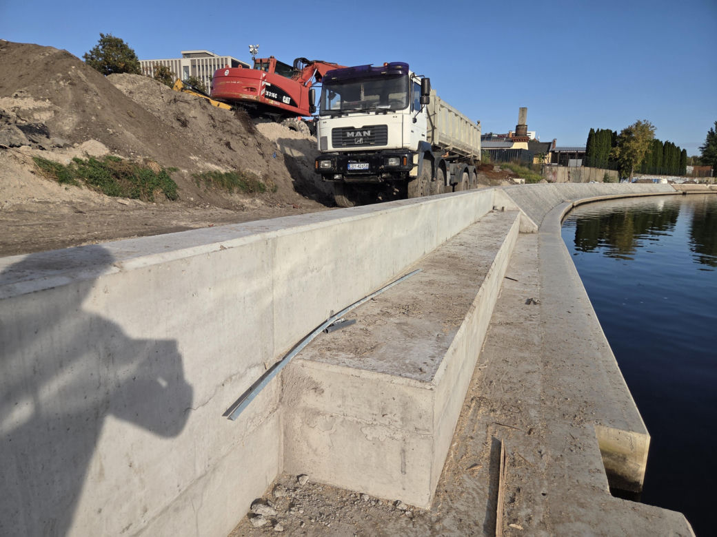 Tak zmieniają się bulwary nad Brdą. Trwa rewitalizacja nabrzeża w Bydgoszczy