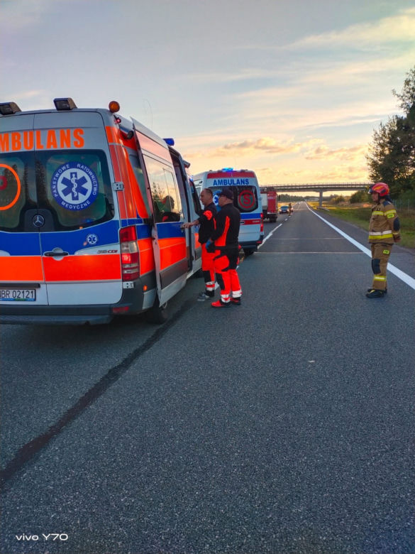 Poważny wypadek na S22. Kobieta i dziecko w szpitalu [ZDJĘCIA]
