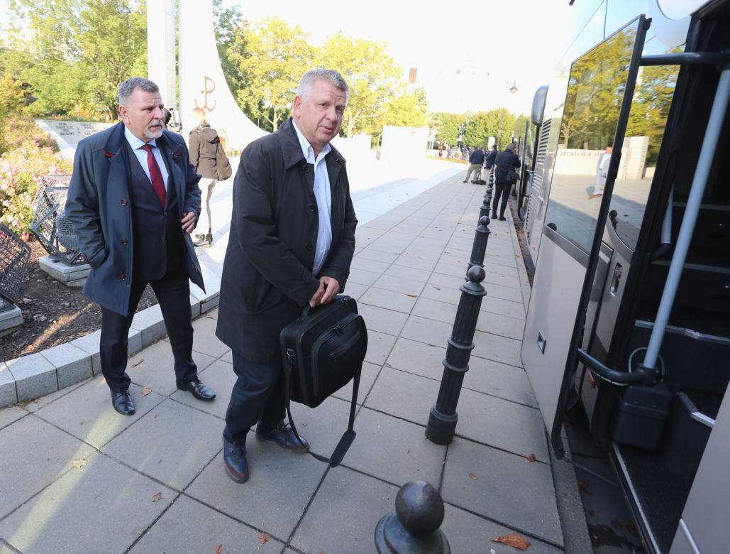 Politycy PiS jadą na wyjazdowe posiedzenie partii
