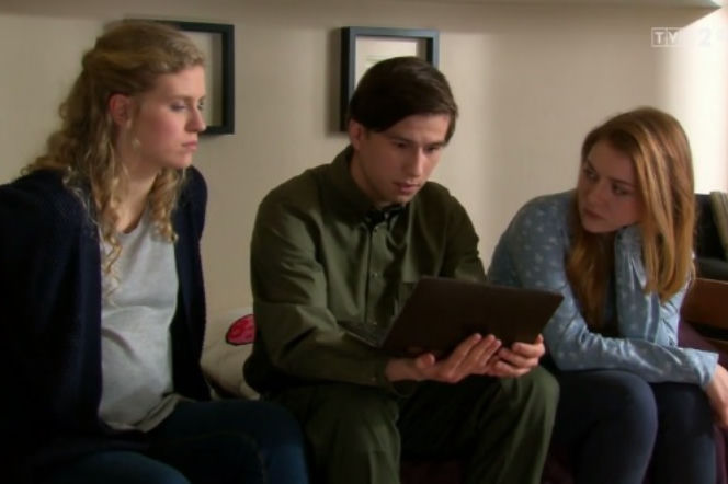 M jak miłość. Franek Zarzycki (Piotr Nerlewski), Ula (Iga Krefft), Natalka (Marcjanna Lelek)