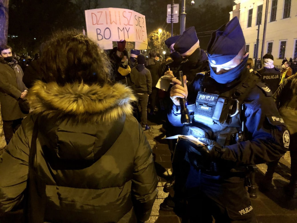 Protest przeciwko kardynałowi Stanisławowi Dziwiszowi w Krakowie