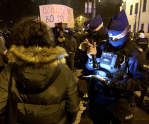 Protest przeciwko kardynałowi Stanisławowi Dziwiszowi w Krakowie