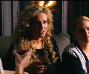 Przyjaciółki 3 sezon odcinek 27. Patrycja (Joanna Liszowska), Anka (Magdalena Stużyńska)