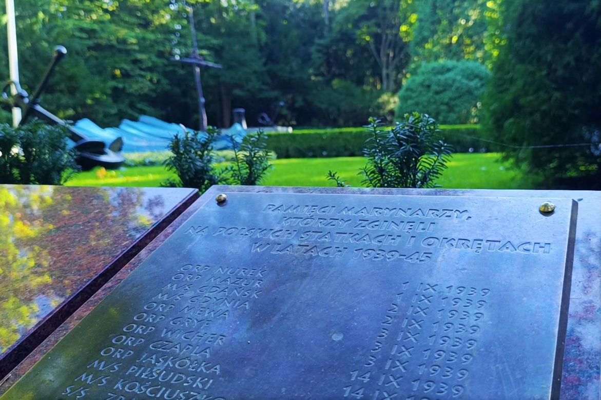 Pomnik "Tym, którzy nie powrócili z morza" po renowacji