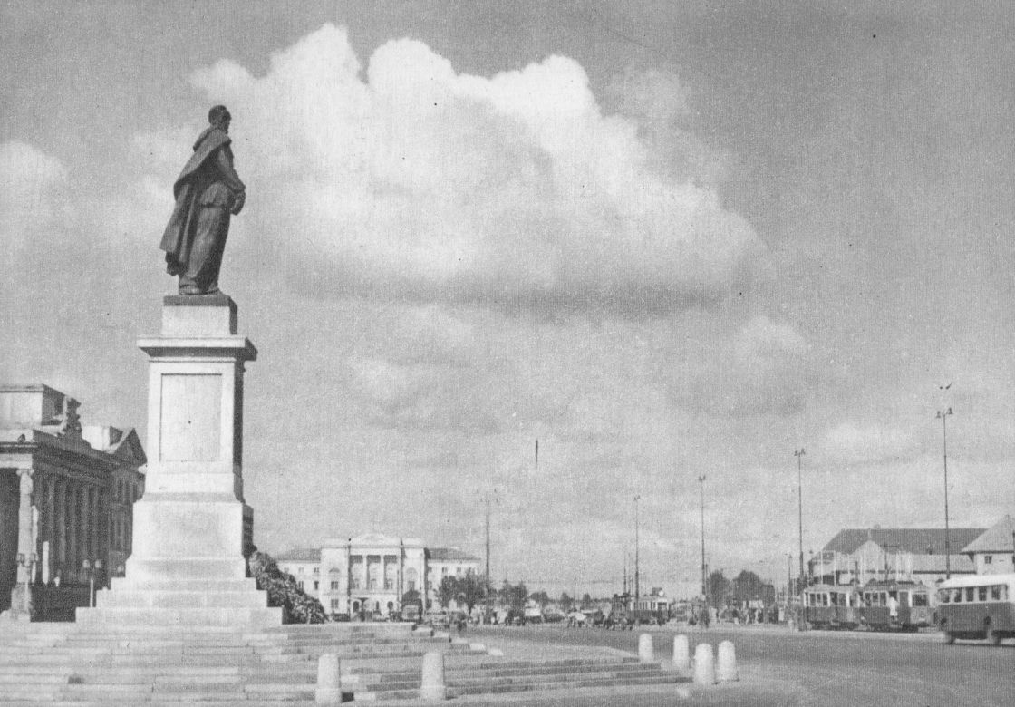 Te pomniki były symbolami stolicy.  Dziś już nie istnieją