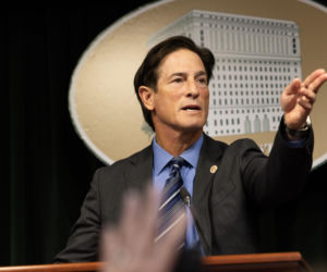 Rozpieszczony syn zamordował legendę Hollywood i swoją matkę. 18 razy był na odwyku, ludzie się go bali