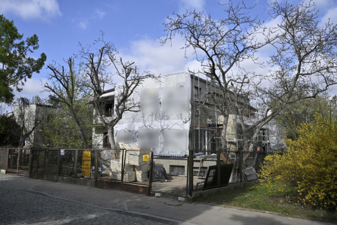 Niekończący się remont sąsiadów Kaczyńskiego