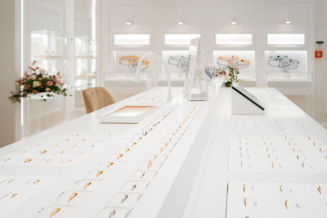 Ekspert radzi: Kiedy tańszy pierścionek zaręczynowy okazuje się najdroższym wyborem