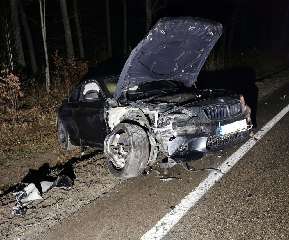 Pilne! Pilne! Na drodze Starachowice-Lubienia zderzyły się dwa samochody osobowe. Są poszkodowani w tym nastolatka