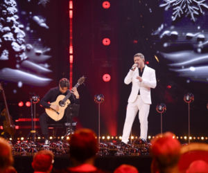 Kacper Dworniczak podczas występu z Andrzejem Piasecznym