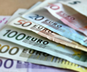 Rewolucja w kodeksie pracy 2022. Obowiązkowe testy i krótsze zasiłki. Co jeszcze? [LISTA]