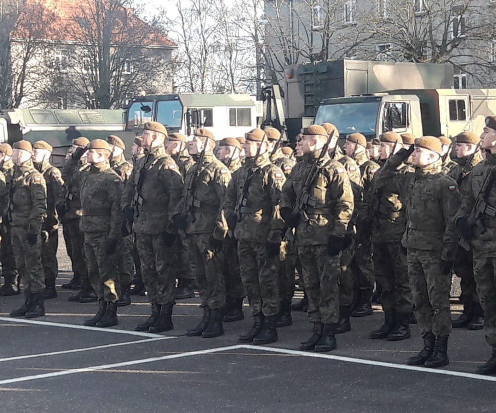 Słupsk. Mariusz Błaszczak na zaprzysiężeniu nowych Terytorialsów 