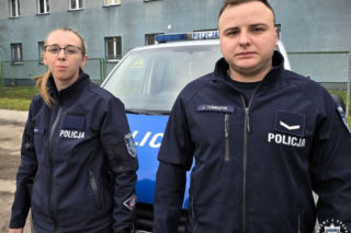 Policjanci ze Starachowic uratowali 37-latka uwięzionego pod zawaliskiem