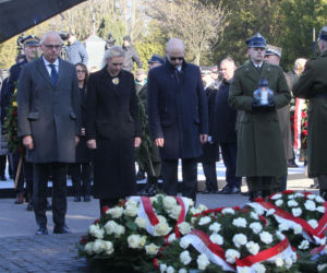Obchody 16. rocznicy katastrofy smoleńskiej. Powązki
