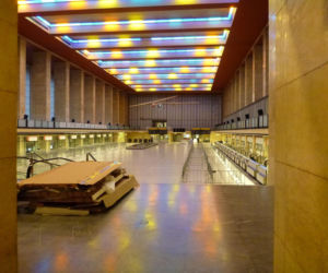 Ikoniczny port lotniczy, monument przedwojennego modernizmu, wizytówka przepychu. Za dużo tego, jak na jedno miejsce w Europie. Tempelhof