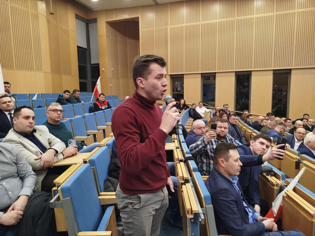 Protest rolników na spotkaniu z ministrem rolnictwa na Uniwersytecie w Siedlcach