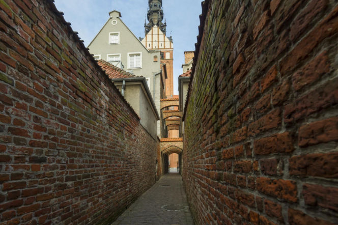 Najpiękniejsza uliczka w woj. warmińsko-mazurskim. Otwiera się tylko na kilka godzin