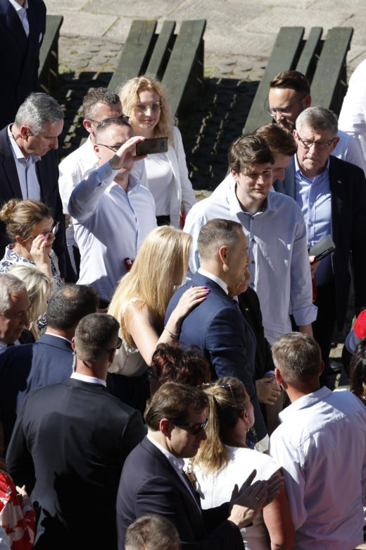 Podsumowali kampanię Nawrockiego. Kaczyński zachwycony rodziną prezydenta elekta