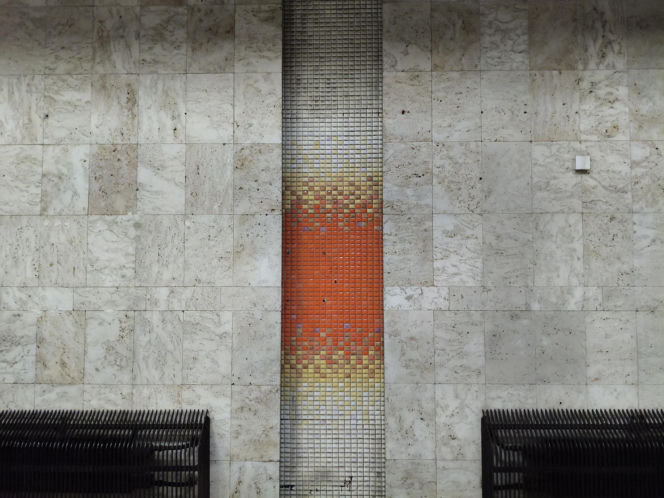 Mozaiki Wojciecha Fangora na dworcu Warszawa Śródmieście